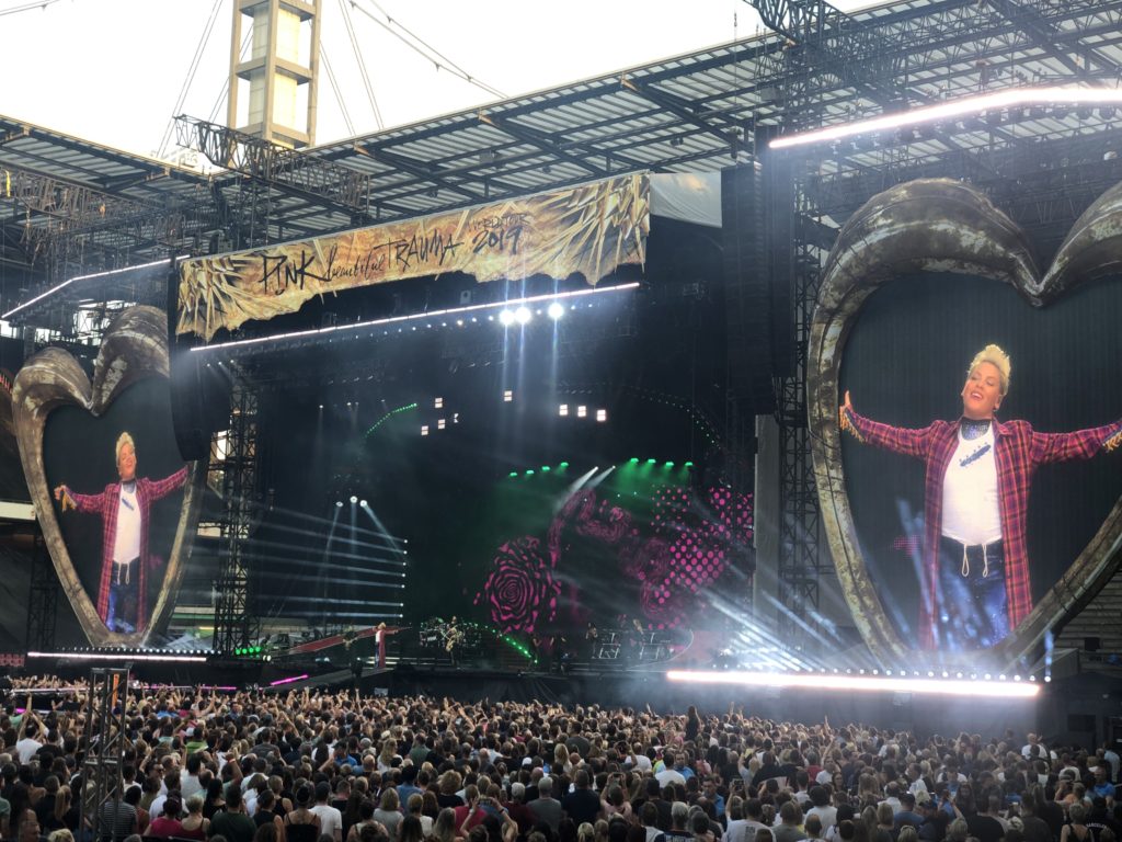Pink, RheinEnergieStadion Köln, 05.07.2019 minutenmusik. Pink, RheinEnergieStadion Köln, 05.07.2019 minutenmusik.