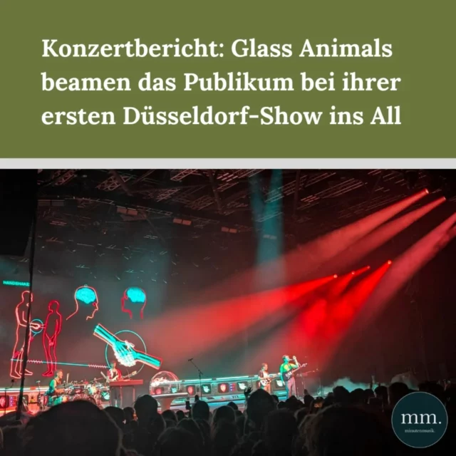 Top-Produktion, gute Stimmung, Weltraum-Ästhetik & Ananas: Gestern spielten die @glassanimals ihre erste Show ever in Düsseldorf und hatten dabei viel mehr im Gepäck als "Heat Waves" 👽

Unseren Bericht findet ihr jetzt auf unserer Seite - Link in der Story ☝️

#glassanimals #konzert #indie